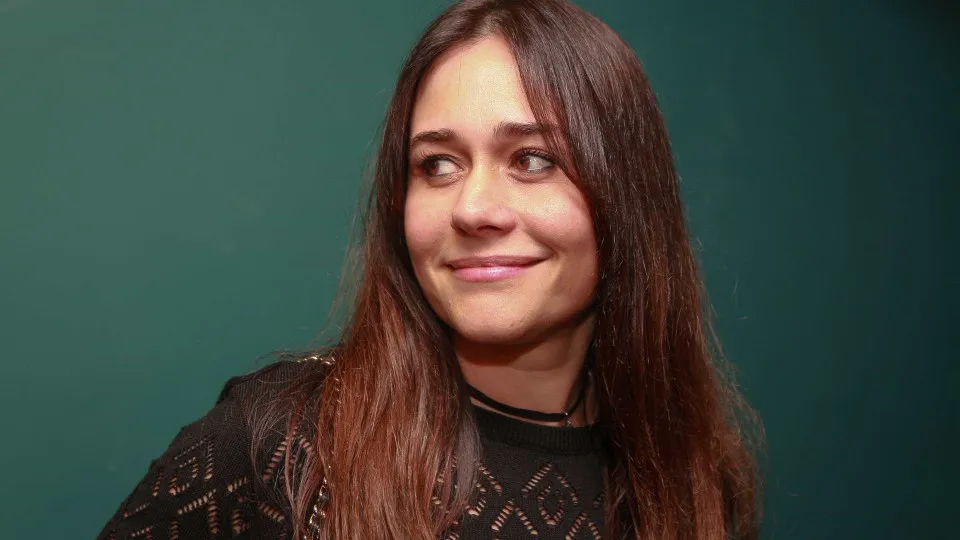 Alessandra Negrini denuncia golpes que envolvem sua imagem na web