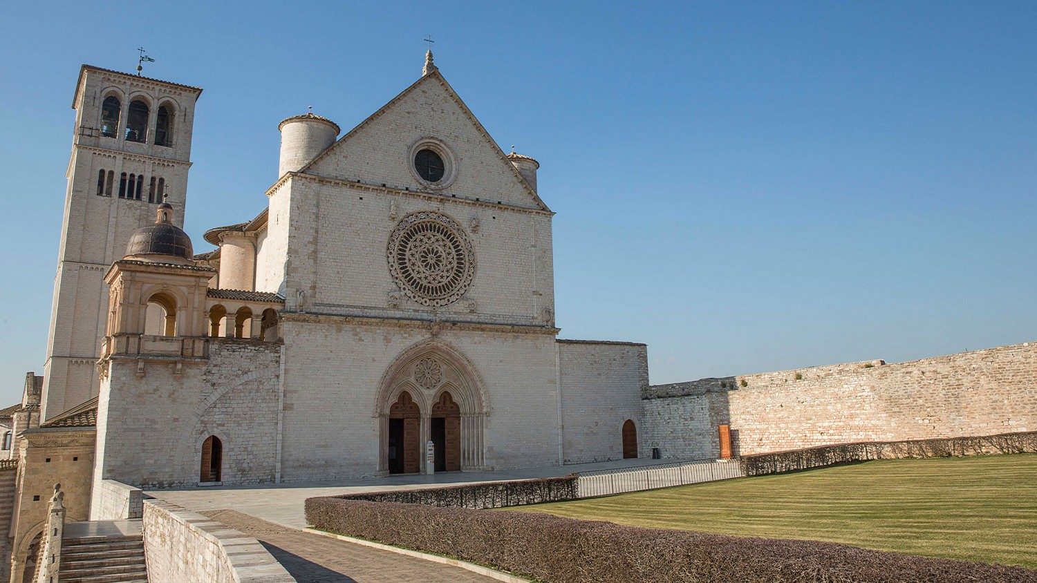 Cardeal Artime é o novo legado pontifício para as Basílicas papais de Assis
