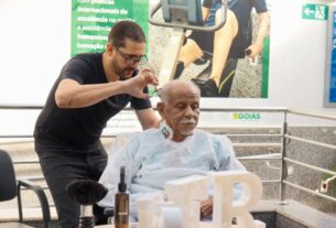 Crer realiza corte de cabelo para pacientes internados