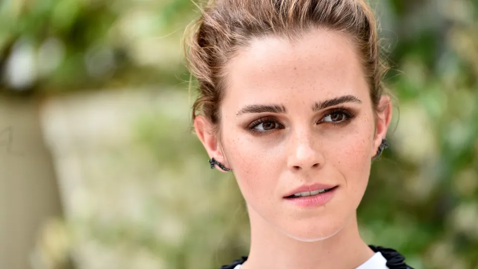 Emma Watson perde direito de dirigir por seis meses após quarta infração de trânsito