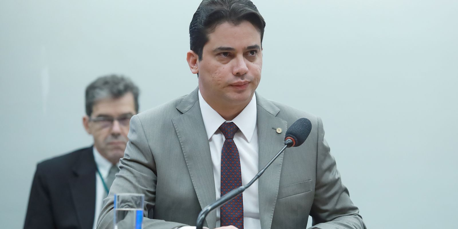 Júnior Mano, do PSB, é investigado por desvio de emendas parlamentares