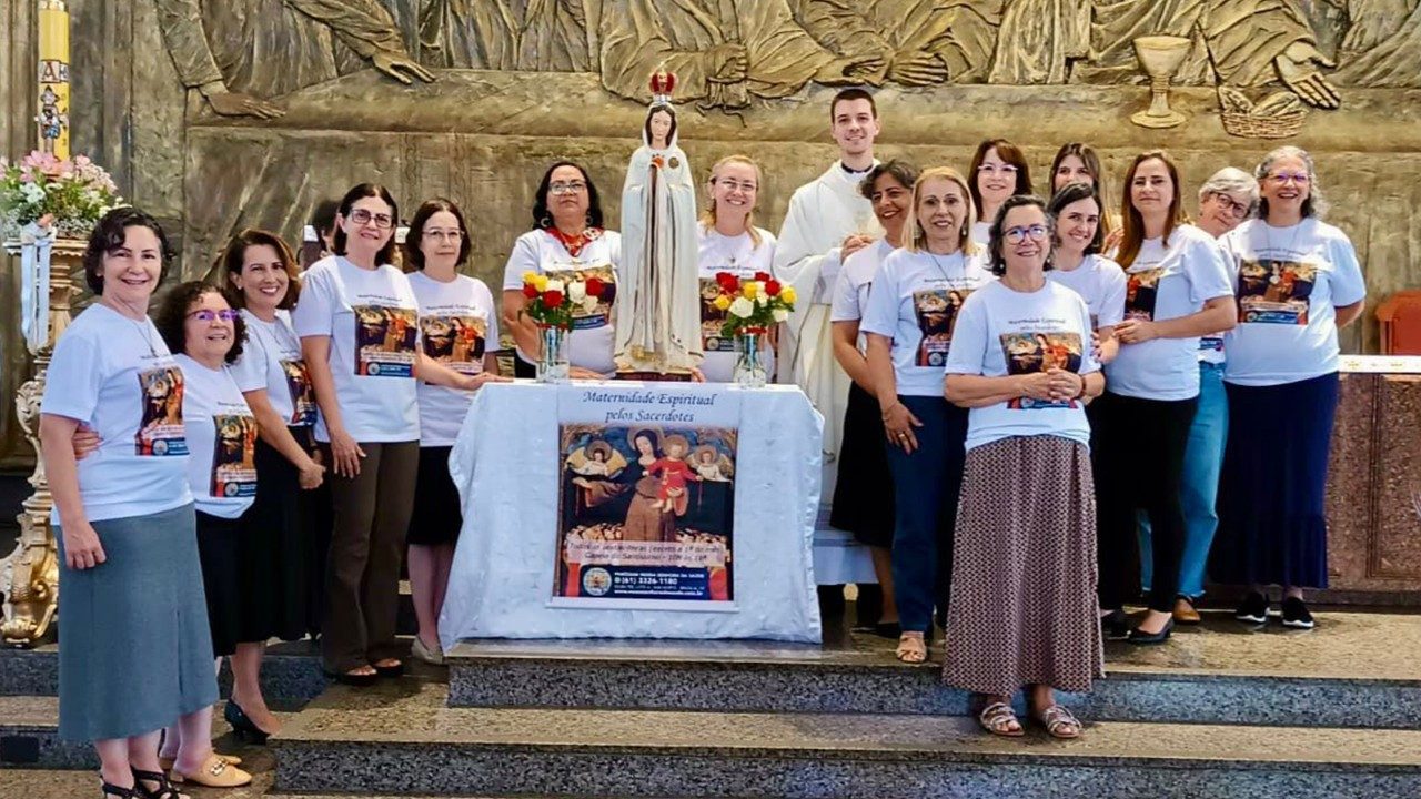 Maternidade Espiritual pelos Sacerdotes: dom silencioso e discreto