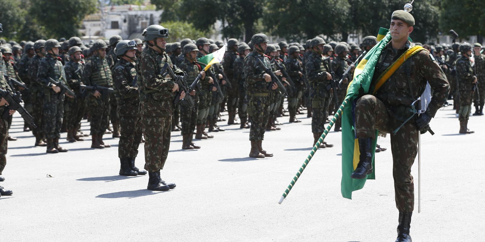 Reajuste para militares é aprovado no Senado