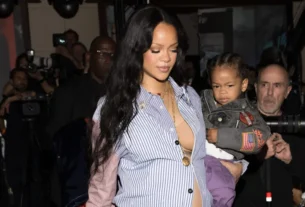 Rihanna vai a enterro do pai em Barbados, cerca de 40 dias após sua morte