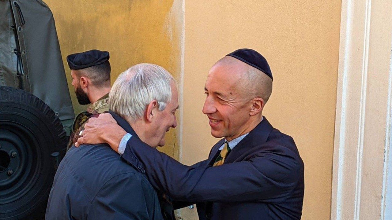 Zuppi e De Paz: compartilhada responsabilidade pela paz em Gaza