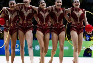 Ao som de “Evidências”, Brasil conquista prata na série mista