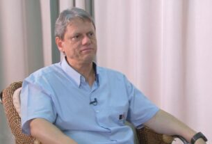 Após áudio com críticas de Eduardo Bolsonaro a Tarcísio sobre tarifaço, governador diz que negocia redução diretamente com governo dos EUA