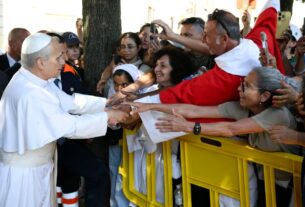 Bispo de Albano sobre almoço do Papa com os pobres: a caridade não tira férias