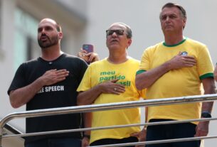Bolsonaro pediu asilo a Milei com 'urgência' e esperava ser preso, diz rascunho