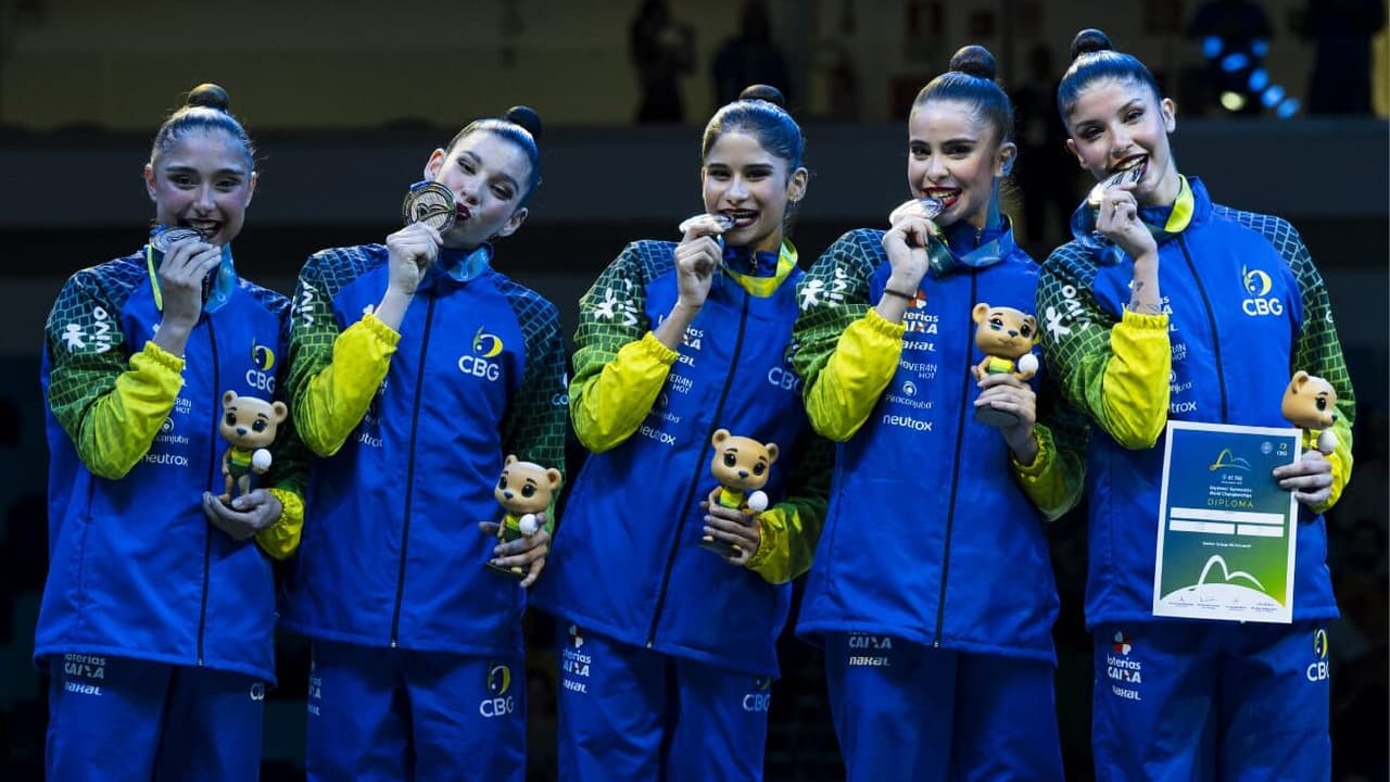 Brasil durante a final de fitas no Mundial de Ginástica Rítmica (Foto: Ivan Carvalho / CBG)