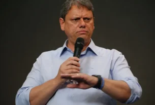 Centrão e direita correm para consolidar Tarcísio, conter clã Bolsonaro e disputar vice