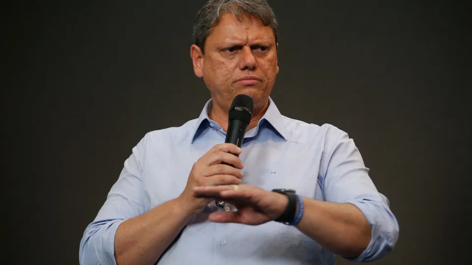 Centrão e direita correm para consolidar Tarcísio, conter clã Bolsonaro e disputar vice