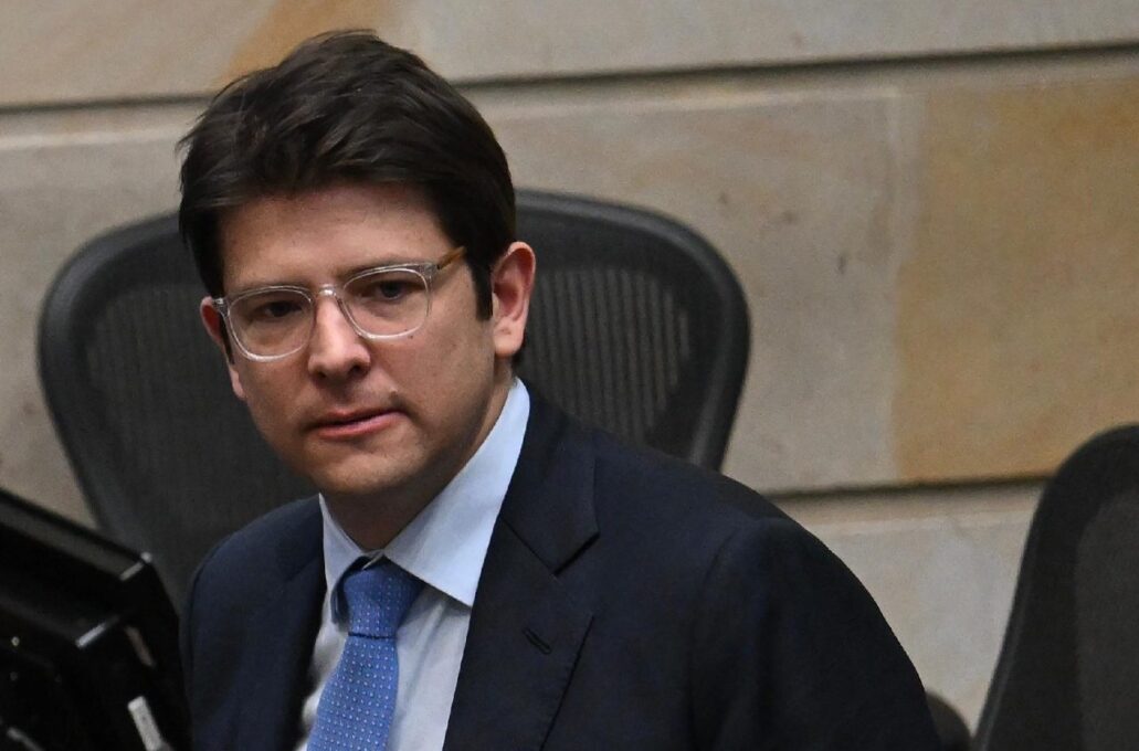 Colômbia, morre o senador Uribe vítima de um atentado