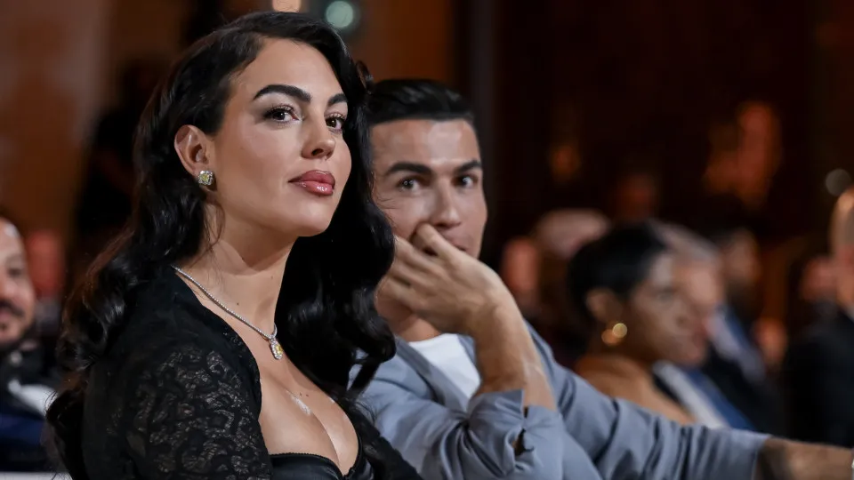 Cristiano Ronaldo Pede Georgina Rodríguez Em Casamento Após Oito Anos Juntas