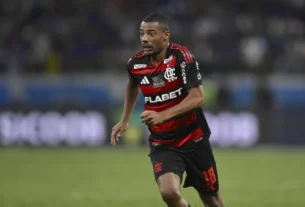 De la Cruz pode voltar ao Flamengo após 8 jogos; Danilo tem 'dia D'