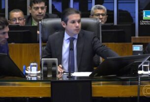 Desafio de apoiadores de Bolsonaro à autoridade de Hugo Motta pode aproximá-lo mais do governo Lula