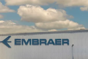 Embraer apresenta planos de fábrica de aviões na Índia