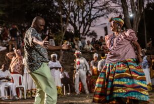 Encontro de Jongueiros transforma Praça Tiradentes em quilombo no Rio