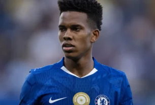 Estêvão brilha, é ovacionado na estreia, e Chelsea vence amistoso