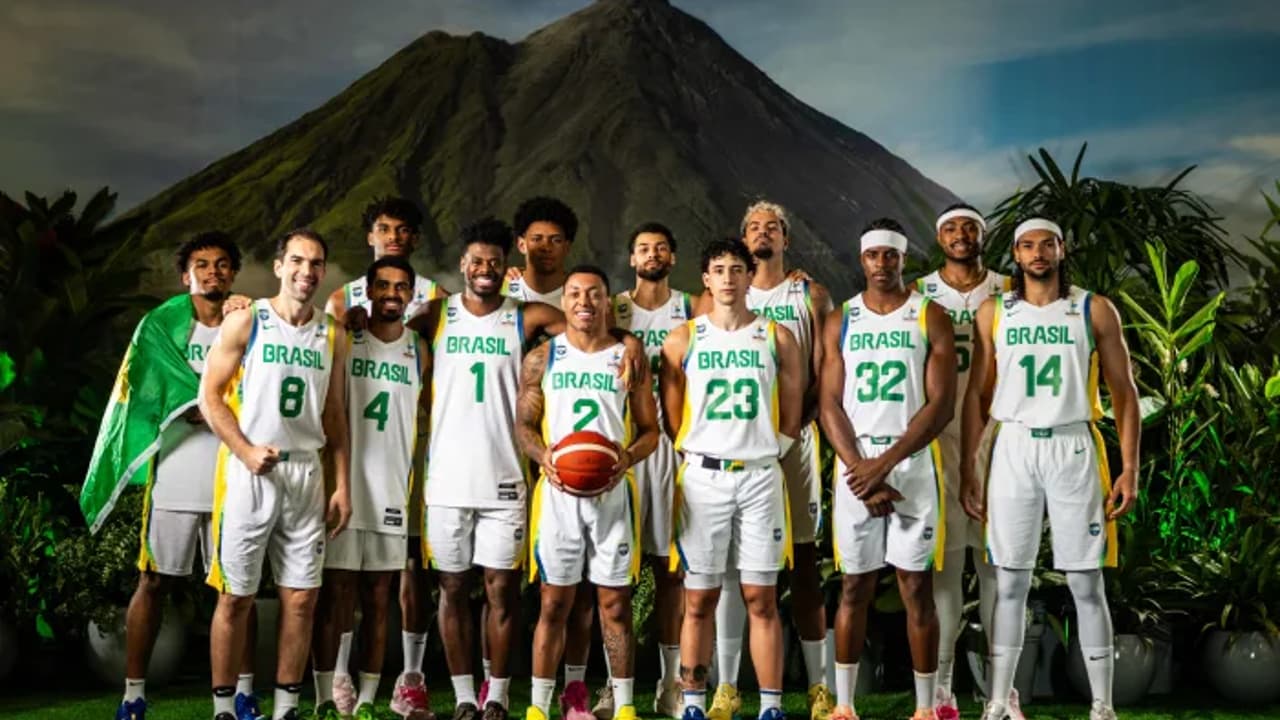 Yago dos Santos e Bruno Caboclo pela seleção (Reprodução)