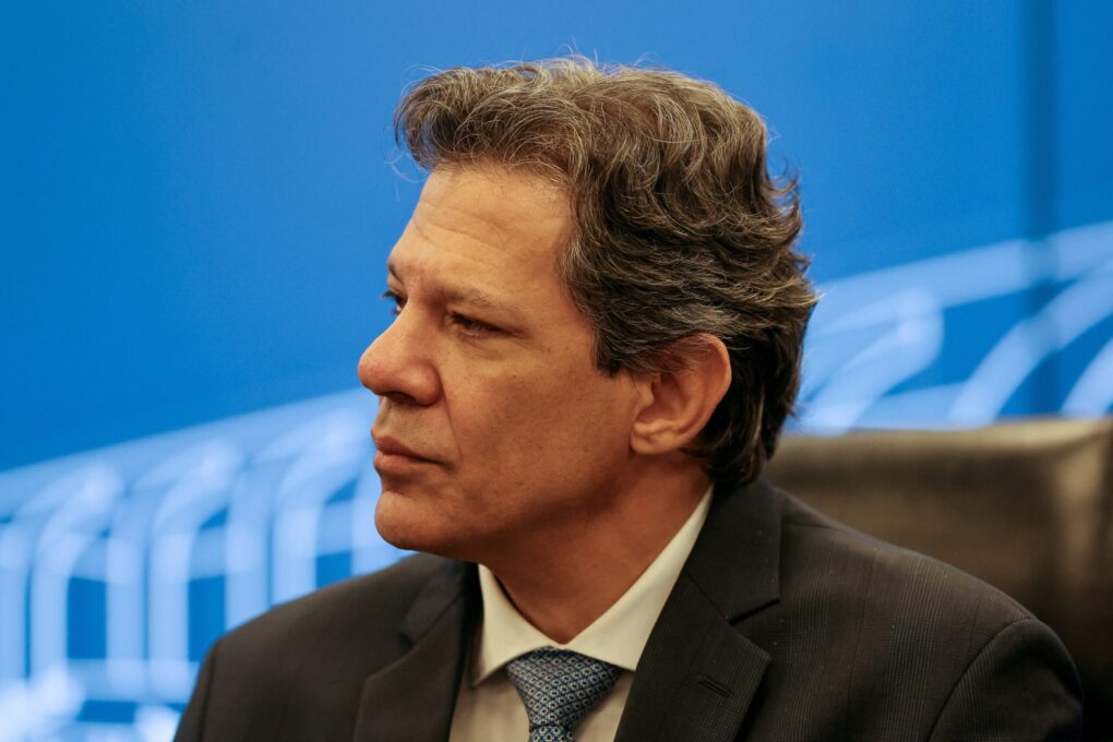 Fazenda usará inteligência artificial para rastrear movimentações financeiras de fintechs, diz ministro