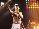 Filha secreta de Freddie Mercury se pronuncia pela primeira vez antes de biografia inédita