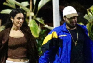 Fran Gil e Namorada, um ex-BBB Alane, São Fotografados em Quiosque no Rio