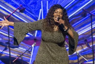 Gloria gaynor, de 'I Will sobreviver', Faz Doaia para Partido de Donald Trump