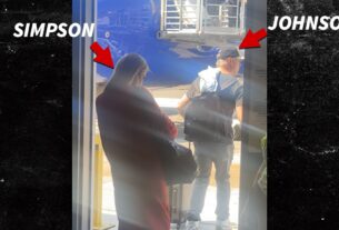 Jessica Simpson, Eric Johnson Land em Sin City, mãe em reconciliação