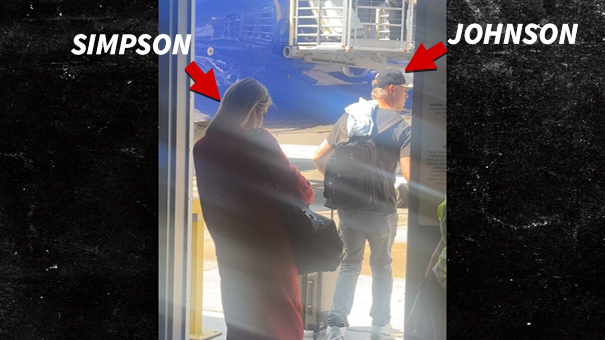 Jessica Simpson, Eric Johnson Land em Sin City, mãe em reconciliação