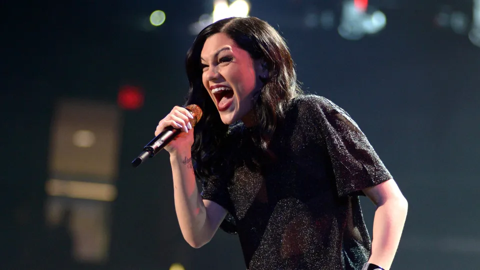 Jessie J Anúncia Nova Cirurgia e Mantém otimismo na Luta Contra O Câncer