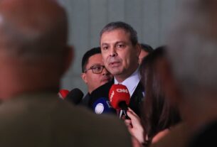 Lindbergh Farias pede prisão preventiva de Jair Bolsonaro ao STF