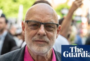 Linuphers Newd for Palestine Benefit Concert na Welmeley Arena, dirigida por Brian Eno | Música