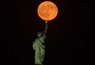 'Lua do Esturjão' tomou conta dos céus e as imagens são impressionantes