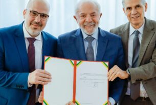Lula assina nomeação de André Basbaum para a presidência da EBC 