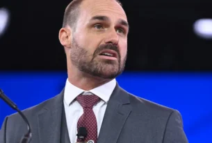 Lula critica atuação de Eduardo Bolsonaro nos EUA e defende cassação