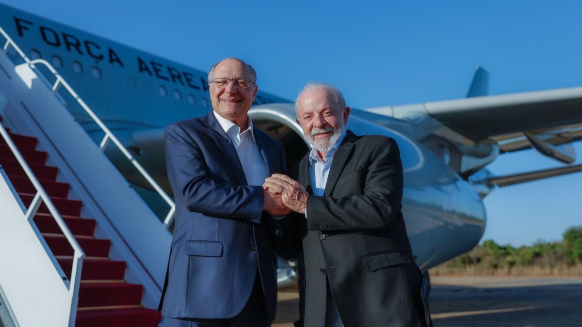 Lula vai à Colômbia para cúpula de países amazônicos; presença de navios militares dos EUA na costa da Venezuela deve ser discutida