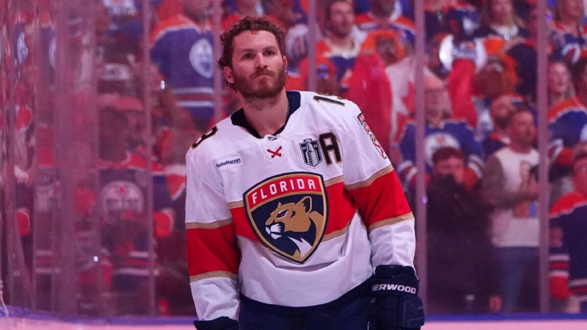Matthew Tkachuk diz que poderia perder 2 ou 3 meses com cirurgia