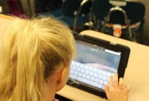 Minha filha se cortava em lugares que a roupa escondia, diz mãe de vítima de crime virtual
