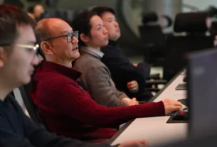 Modelo de jornada exaustiva da China é incorporado por empresas de tecnologia nos EUA