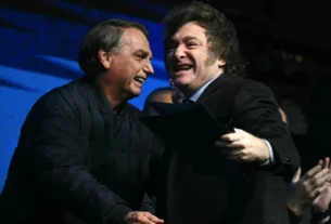 Moraes dá 48h para Bolsonaro explicar documento com pedido de asilo