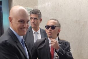 Moraes diz que é impossível pais controlarem o que filhos fazem nas redes sociais e defende responsabilização de big techs