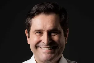 Morre Bob Floriano, Locutor Das Casas Bahia e da DA Record, AOS 64 Anos