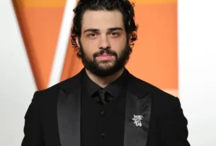 Noah Centineo, galã dos romances da Netflix, será Rambo em novo filme
