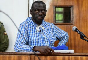 O Tribunal de Uganda nega a fiança ao líder da oposição Kizza Besigye no caso de traição | Notícias