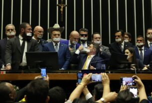 Oposição mantém ocupação no Senado contra prisão de Bolsonaro