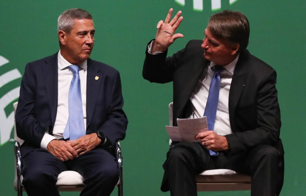 PF diz que Braga Netto descumpriu proibição e falou com Bolsonaro: 'Não tem zap. Somente face time'