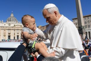 Papa escreve a uma mãe: confiar em Maria para enfrentar todas as incertezas