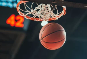 Petrovic define 13 jogadores que disputarão a Copa Latina de basquete