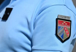 Polícia encontra 4 corpos no rio Sena e prende suposto serial killer homofóbico